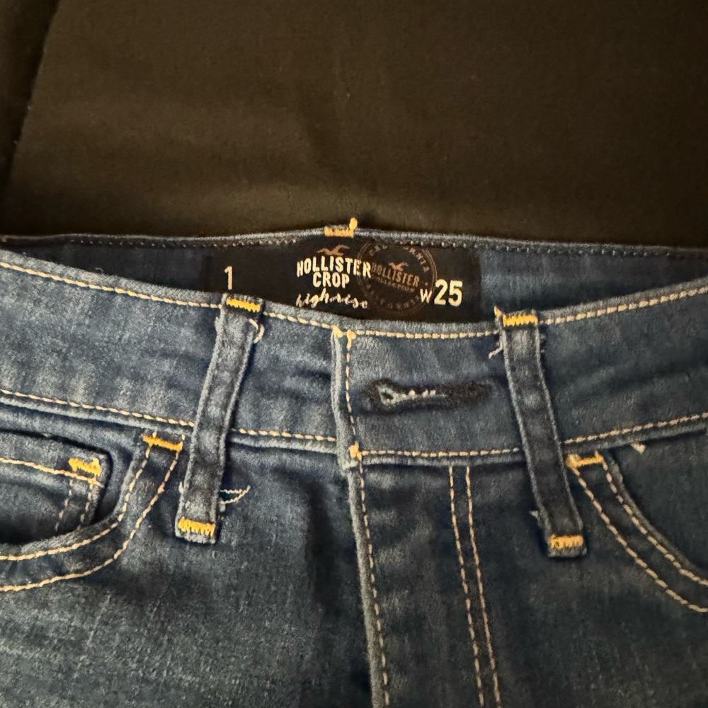 Hollister Crop High-Rise Denim Jeans